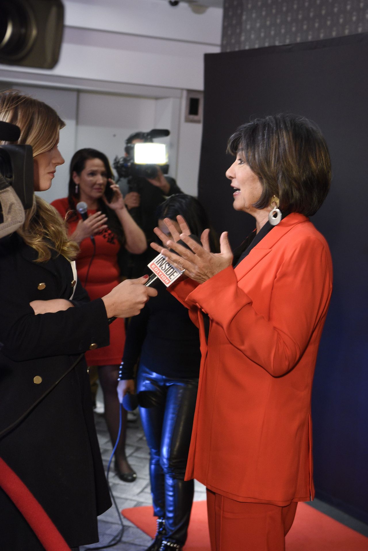 Schmooze-D-Amanpour-Hall-of-Fame