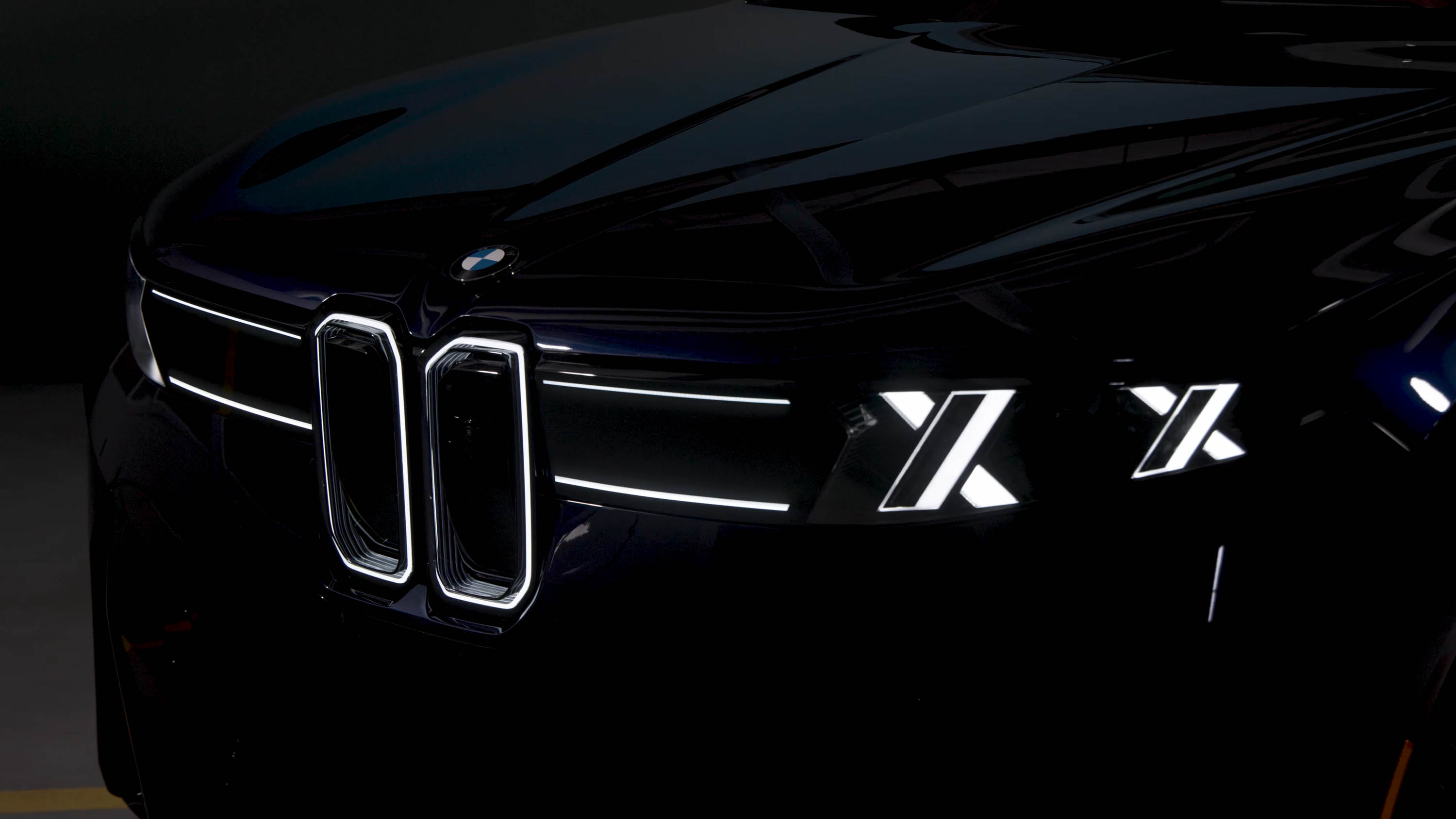 BMW iX5 EV