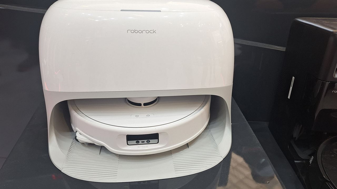 Roborock Qrevo Curv robot vacuum at IFA