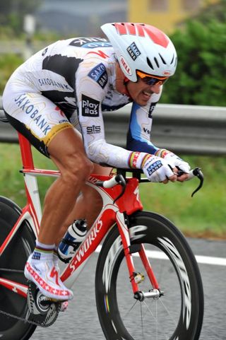 Fabian Cancellara stormed back into the race lead with a stellar time trial.