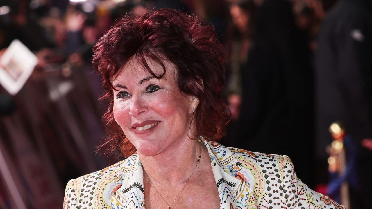 picture of Ruby Wax at premiere for What's Love Got to do with it