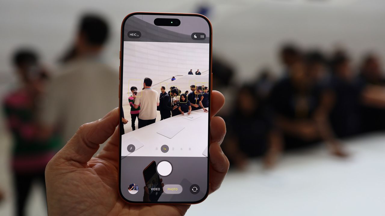 Apple iPhone 17 Pro HANDS ON