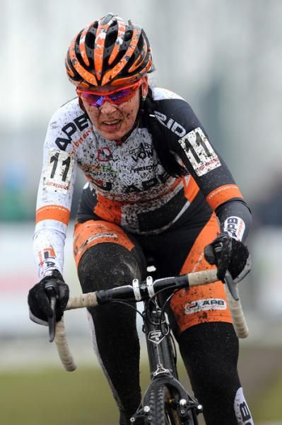Nikki Harris (APB Cycling Team) en route to an 8th place finish.