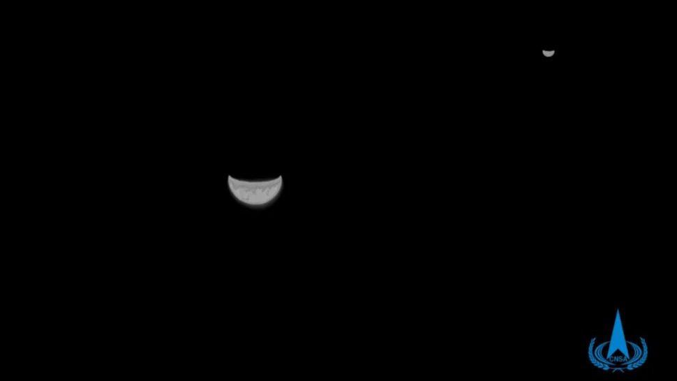 The Earth and moon imaged by Tianwen-1 on July 27, 2020, when it was 750,000 miles away from its planet of origin.