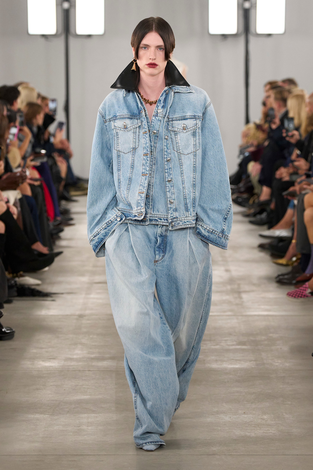 A model wore baggy jeans on the Sportmax Spring 2026 runway