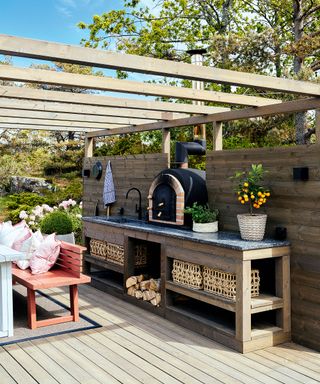 Garden bar with built in structure