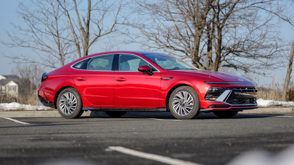 2026 Hyundai Sonata Hybrid review.