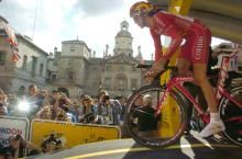 Bradley Wiggins (Cofidis) starts his 2007 Tour de France in London