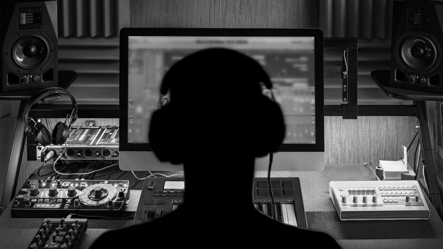 Best Studio Desks 2020 Organise Your Recording Studio Gea