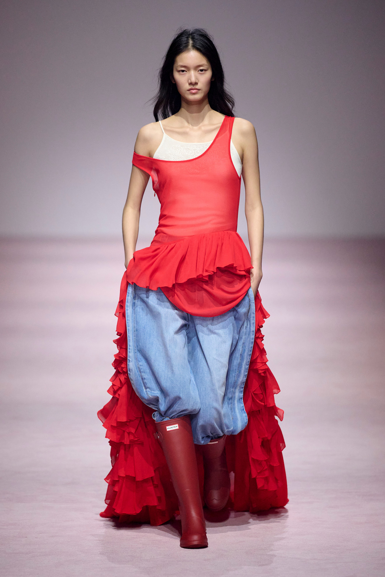 Image of the Xu Zhi spring/summer26 runway show.