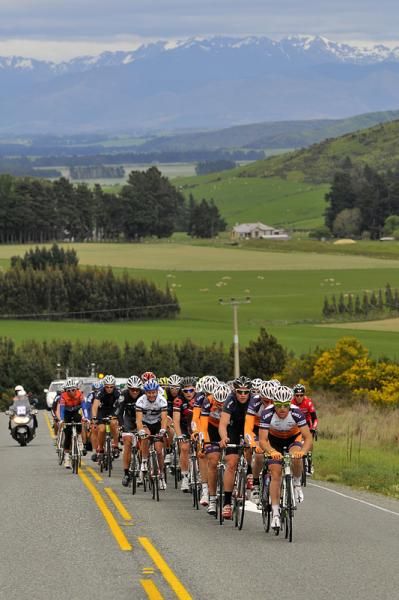 The peloton led by Gordon McCauley of Share the Road