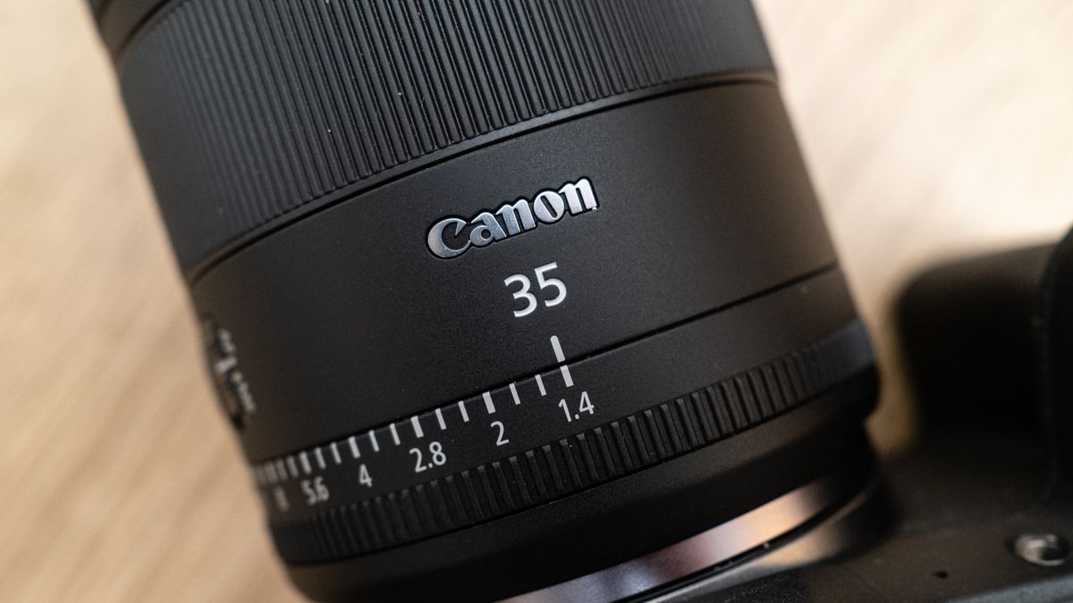 Canon RF35 f/1.4L VCM manual aperture ring