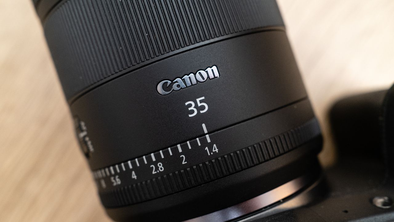 Canon RF35 f/1.4L VCM manual aperture ring