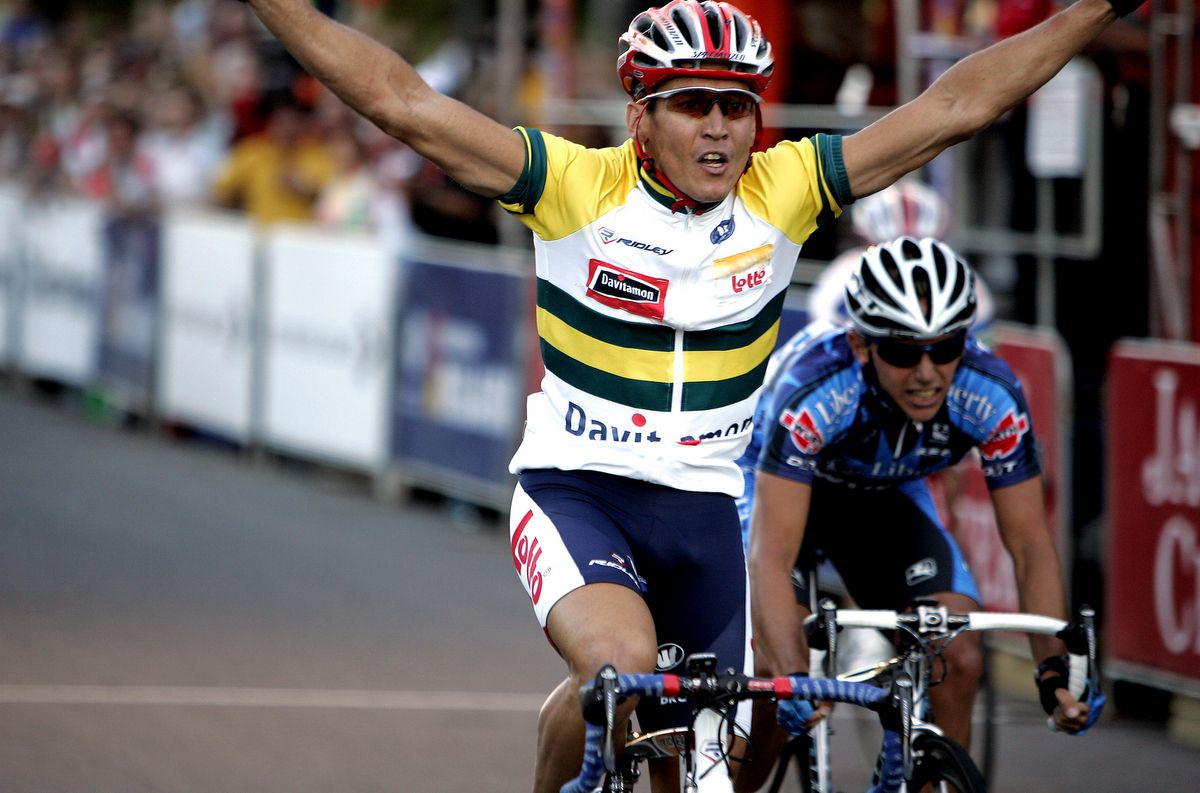 Robbie McEwan celebrates a TDU stage win as national champion