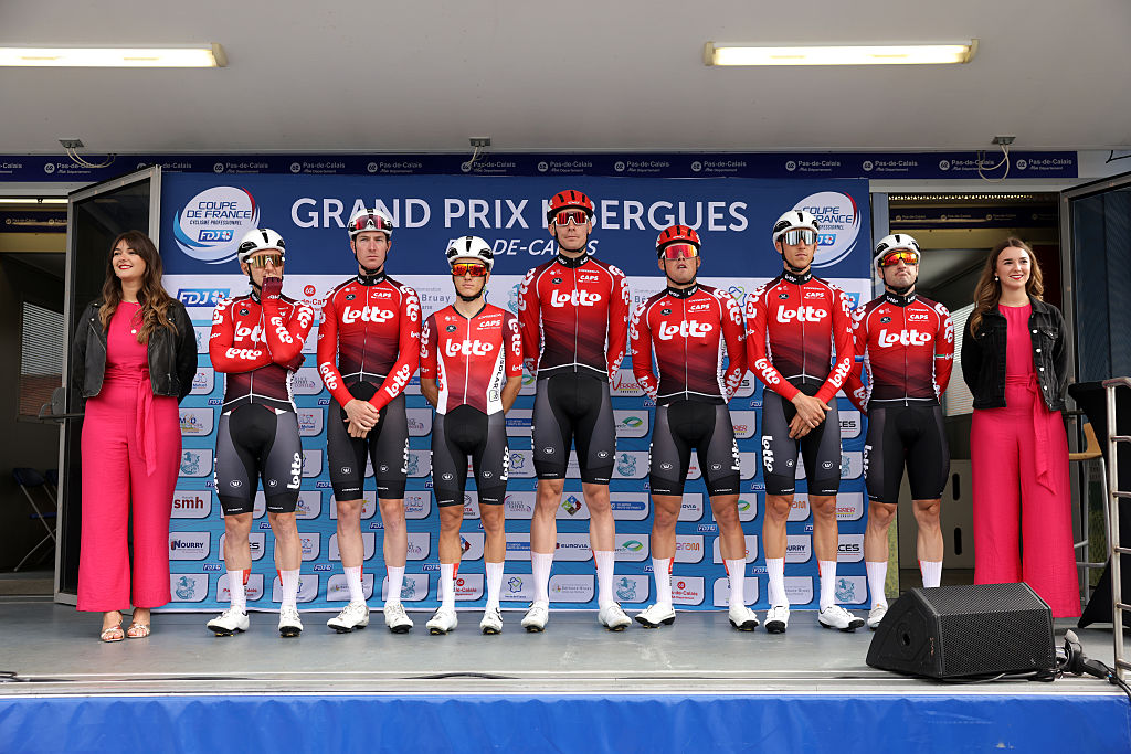 ISBERGUES, FRANCE - SEPTEMBER 21: Elia Viviani of Italy, Lars Craps of Belgium, Jasper De Buyst of Belgium, Jarrad Drizners of Australia, Joshua Giddings of Great Britain, Arjen Livyns of Belgium, Baptiste Veistroffer of France and Team Lotto prior to the 79th Grand Prix d&amp;apos;Isbergues - Pas de Calais 2025 a 201.1km one day race from Isbergues to Isbergues on September 21, 2025 in Isbergues, France. (Photo by Rhode Van Elsen/Getty Images)