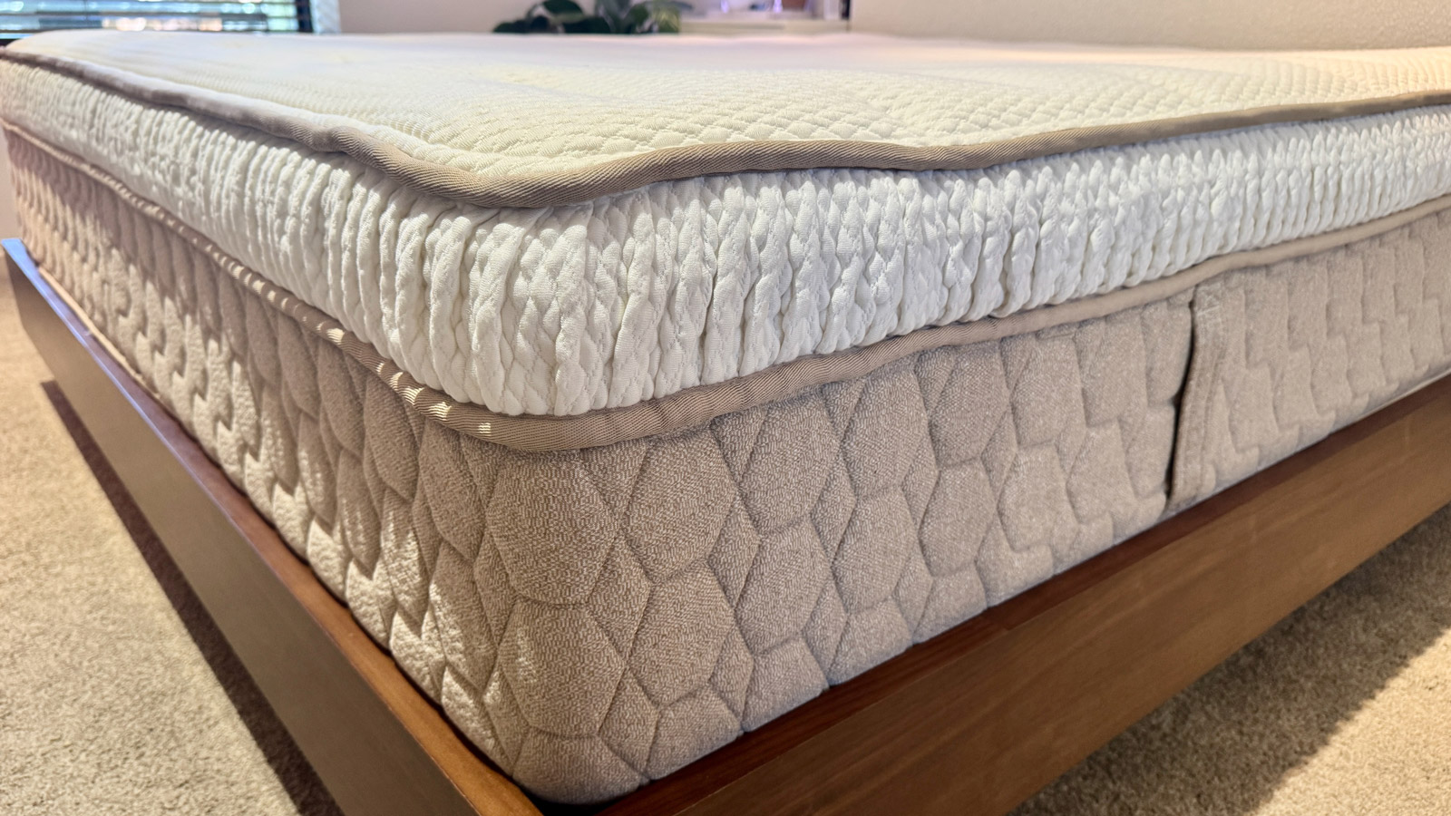 Corner of Yinahla Premier Luxe mattress