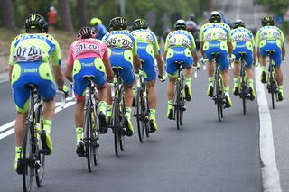 Alberto Contador protected by his team