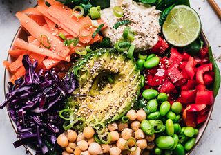 Bowl of vegan food. Should I go vegan to lose weight?