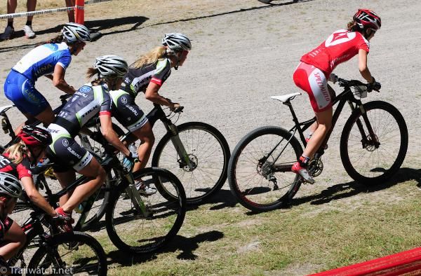 Lea Davison (Specialized) takes the hole shot