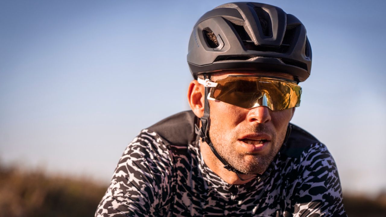 Mark Cavendish wears his new signature Oakley Kato sunglasses