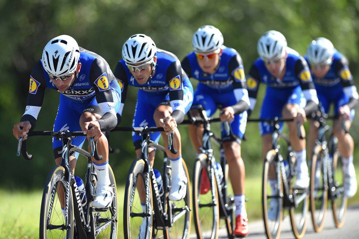 Etixx-QuickStep in formation