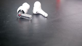 Nothing ear 1 vs AirPods Pro