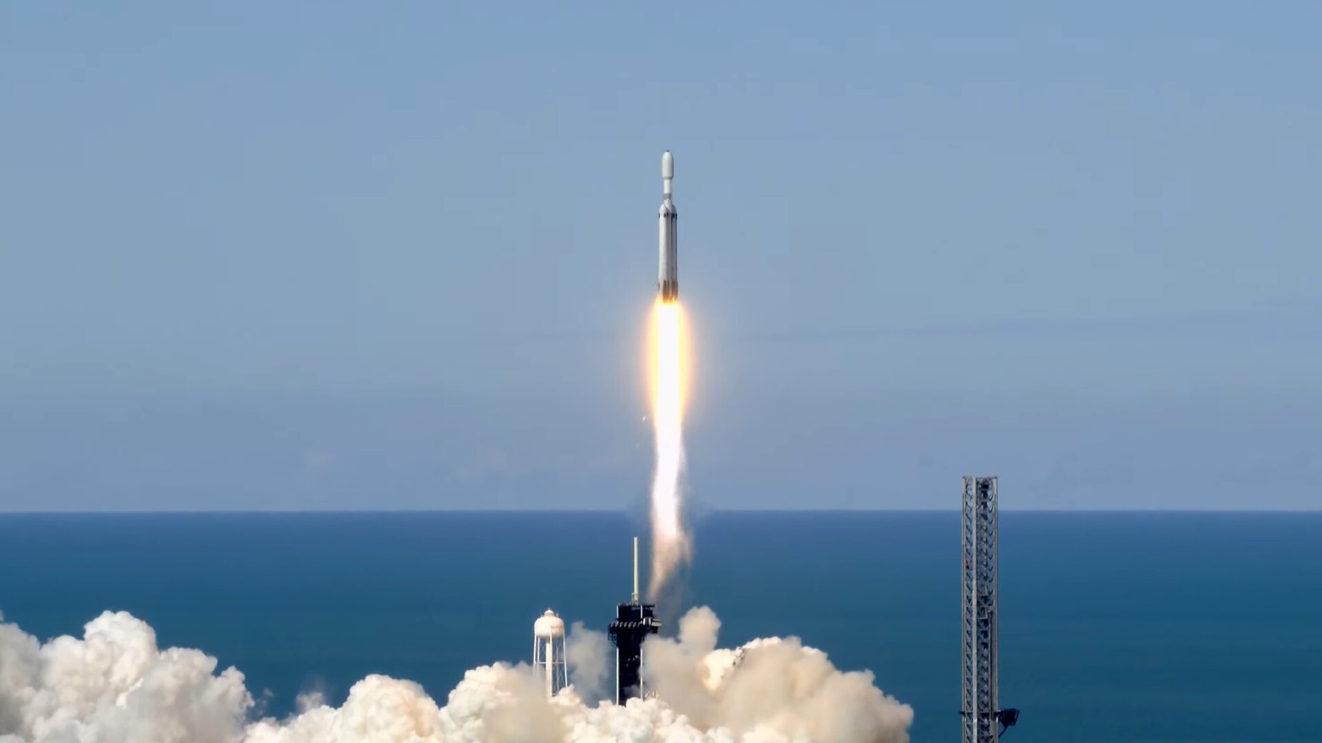 Powerful GOES-U weather satellite launches to orbit atop SpaceX Falcon Heavy rocket (video) Space