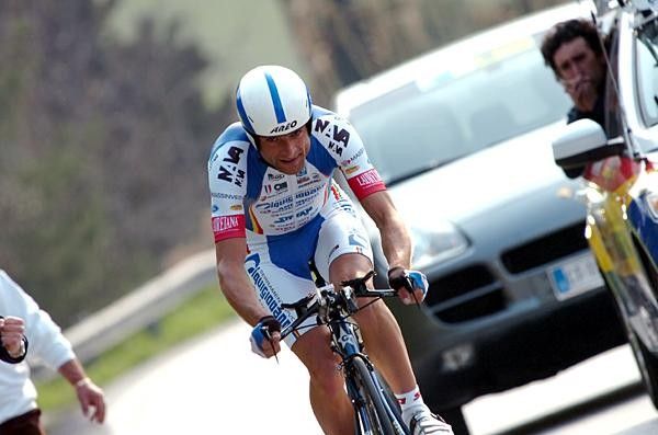 Michele Scarponi (Serramenti PVC Diquigiovanni-Androni Giocattoli) finished fourth and moved to third overall.