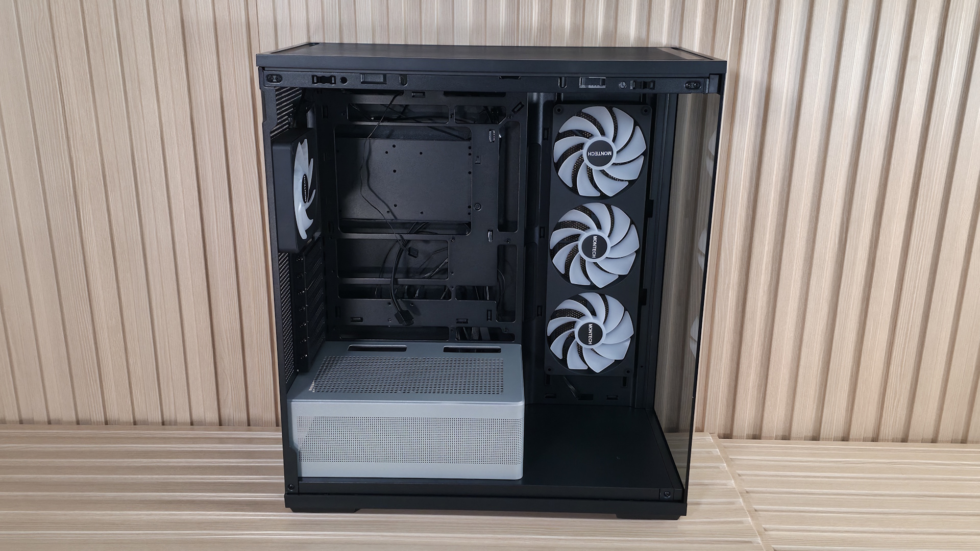Montech TG3 - internal