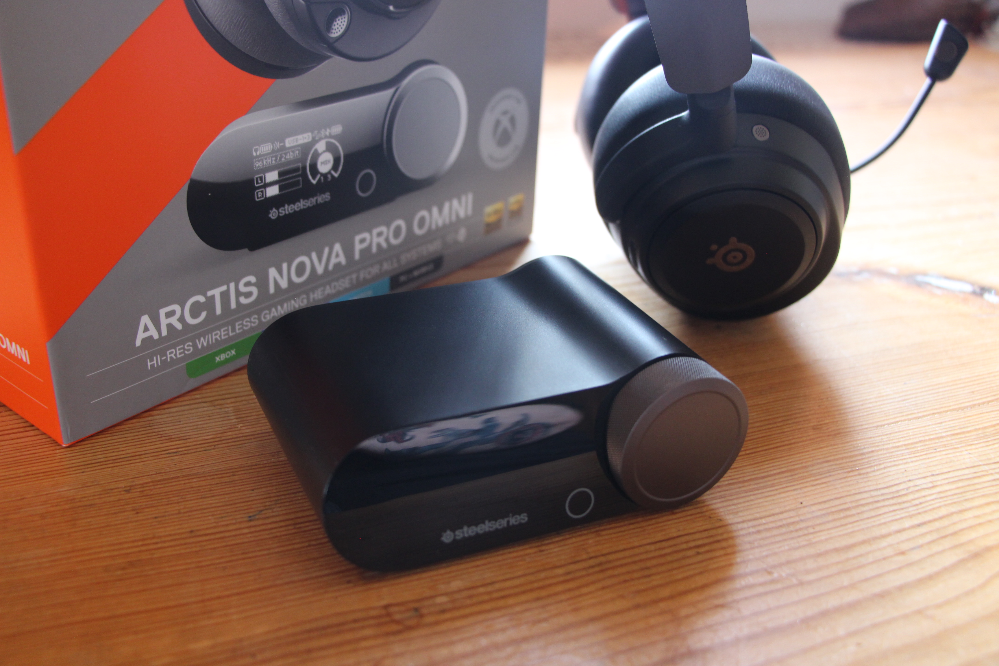 SteelSeries Arctis Nova Pro Omni photographs