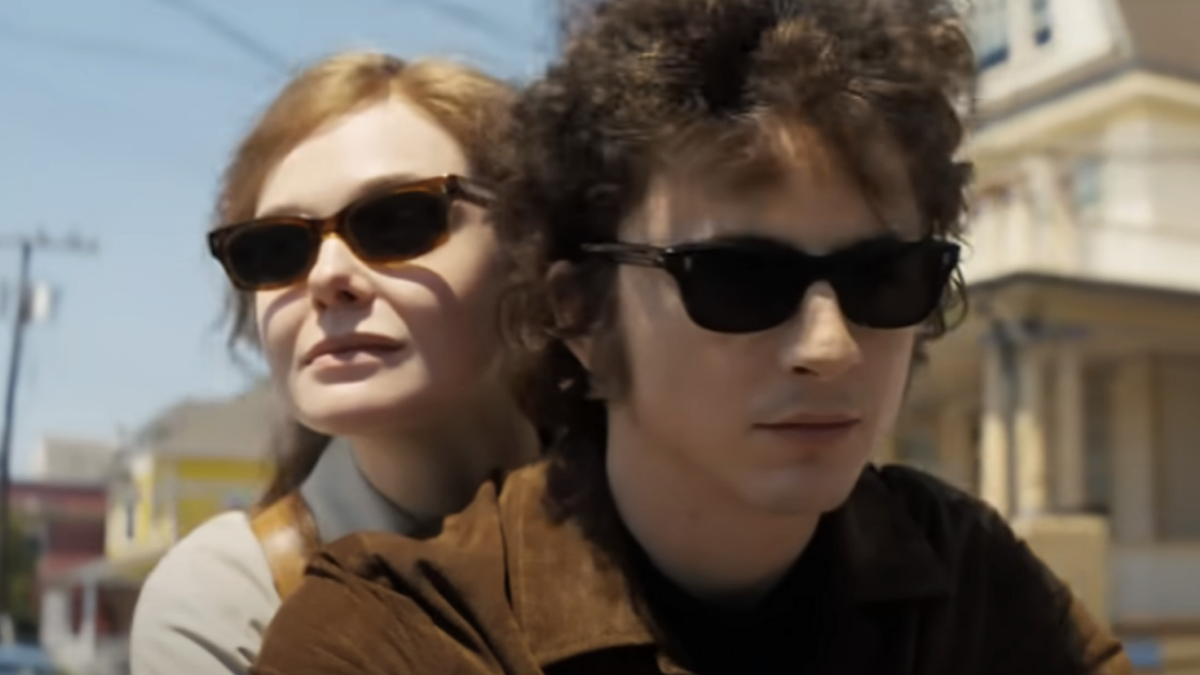 Elle Fanning and Timothee Chalamet in A Complete Unknown