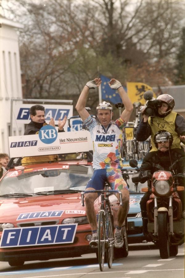 Johan Museeuw winning the Tour of Flanders after a solo break