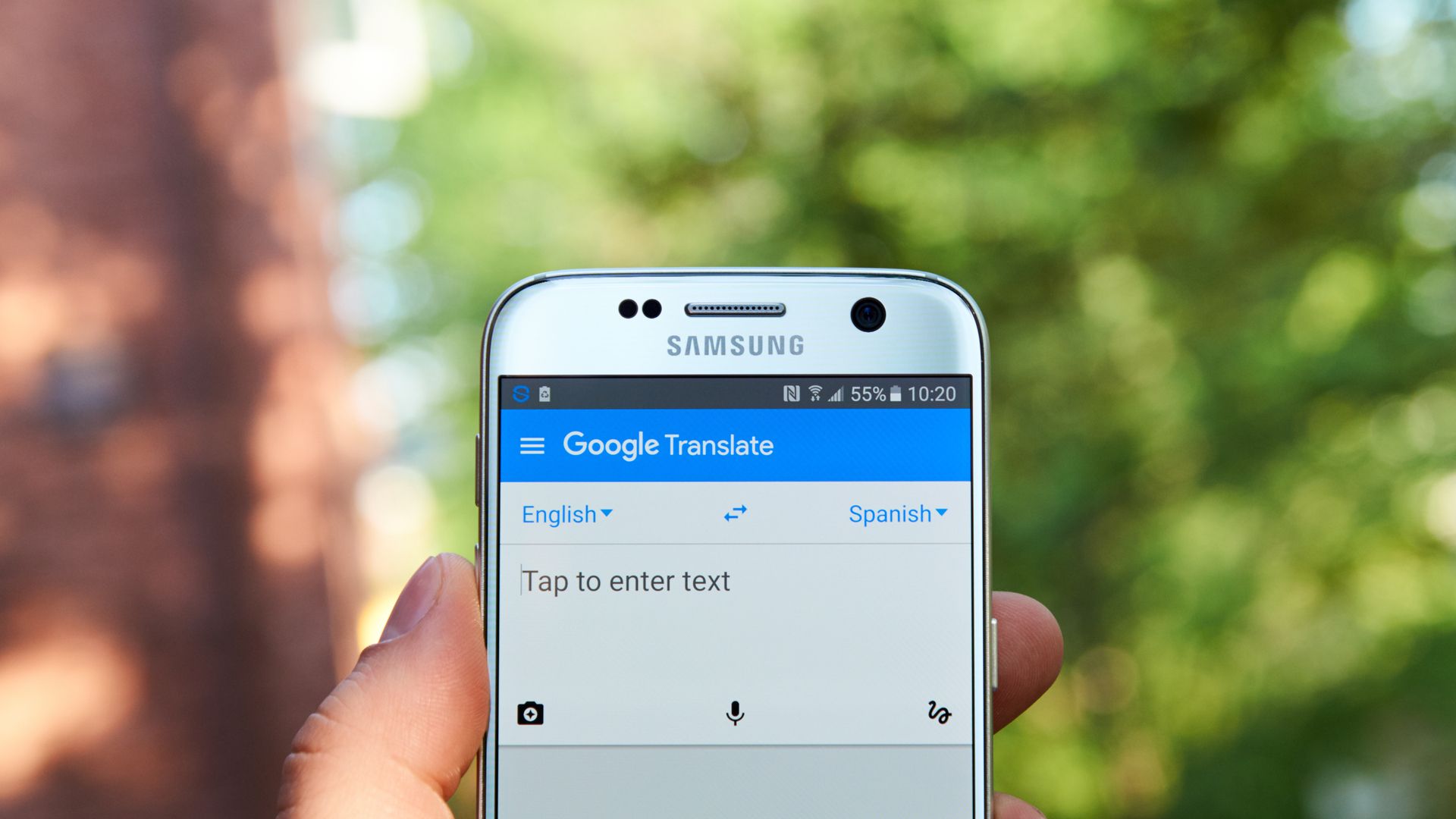 Google s Translatotron AI Could Translate Languages Into Your Own Voice google-s-translatotron-ai-could-translate-languages-into-your-own-voice