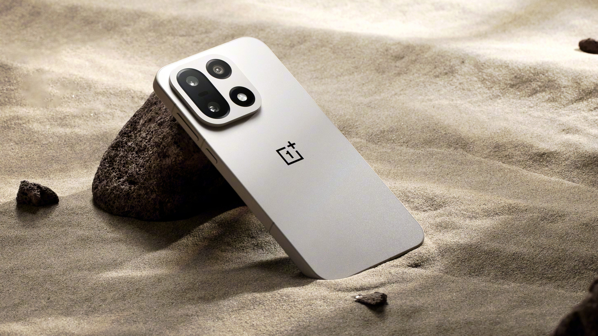 OnePlus 15 lifestyle image for marketing