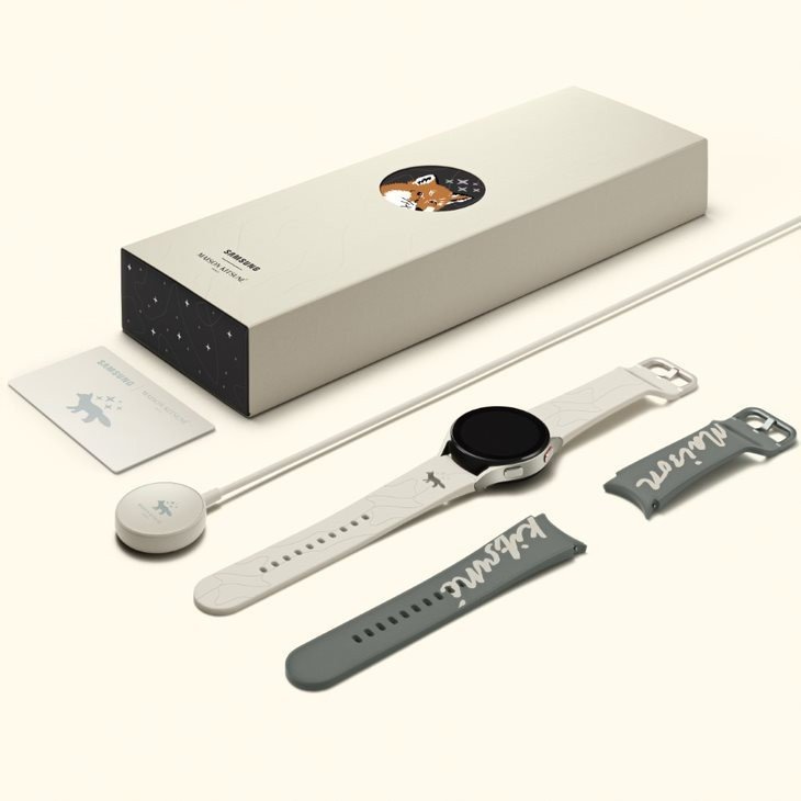 Samsung Galaxy Watch 4 Maison Kitsune Edition