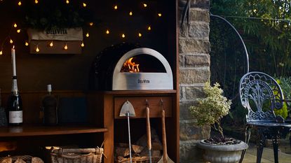 delivita competition - a delivita wood fired oven in an outhouse - delivita