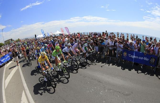 The jersey wearers at the start of stage 5