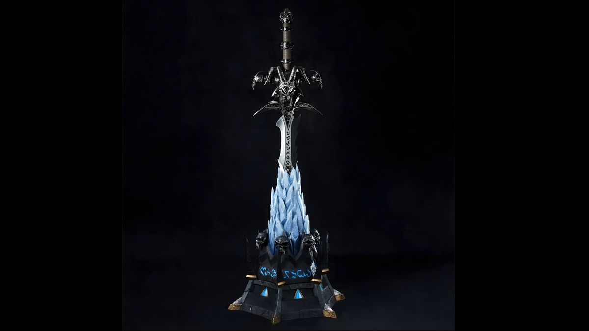World Of Warcraft Frostmourne Sword Ice Pedestal
