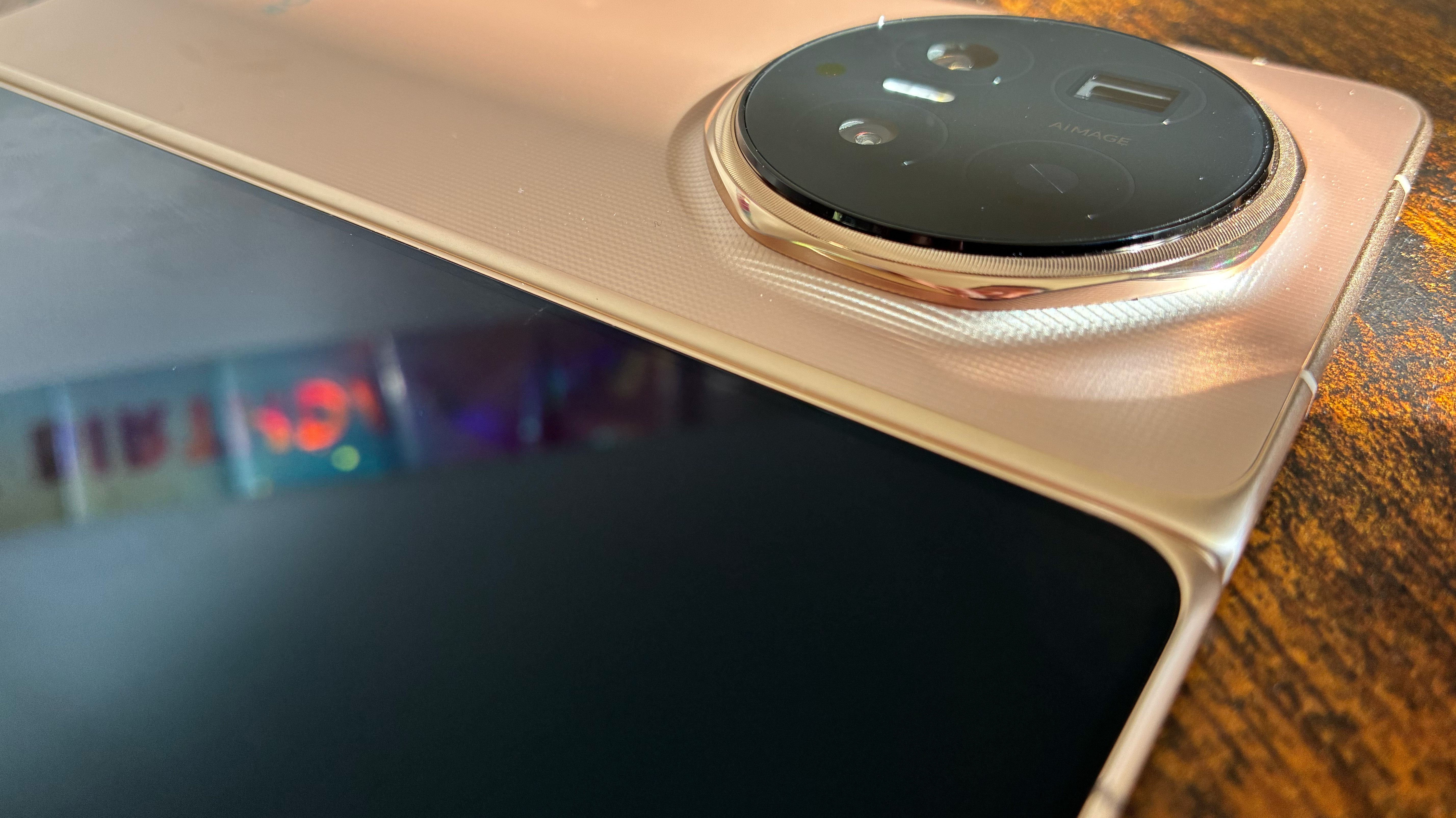 The Honor Magic V6 on a desk