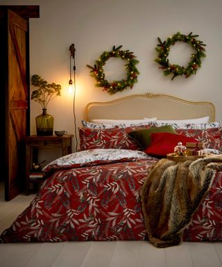 Red and white bedding, wreaths