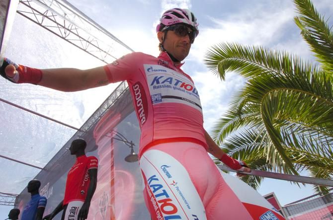 Maglia Rosa Luca Paolini at sign in