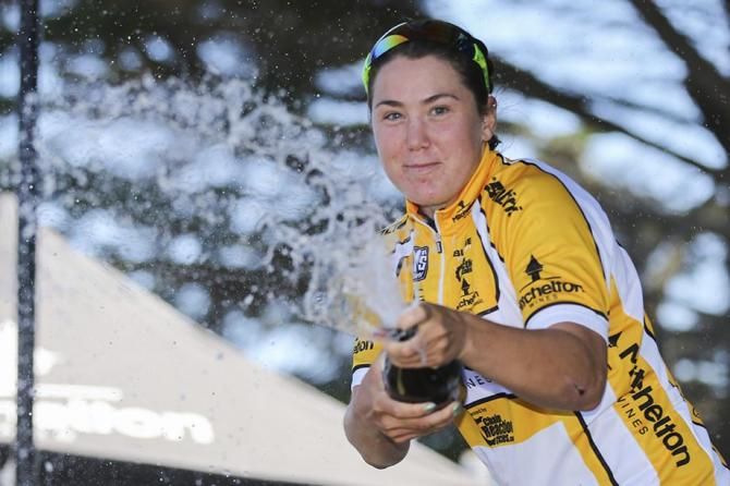 Chloe Hosking (Wiggle Down Under) on the podium