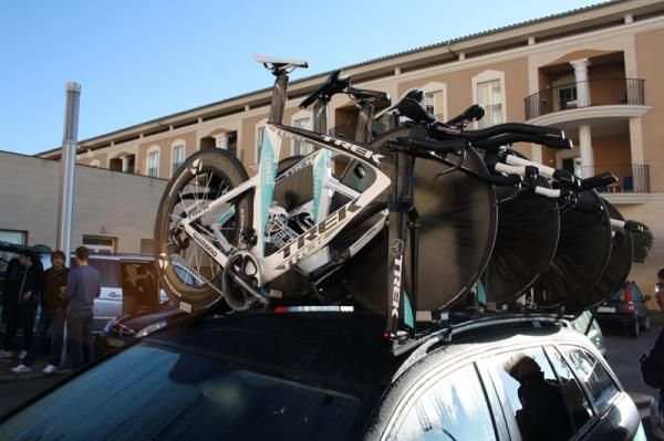 The Schlecks and Cancellara will ride Trek bikes in 2011