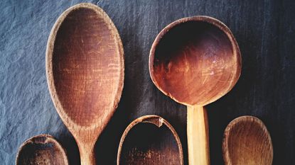 S01WY1 - wooden spoons in a row
