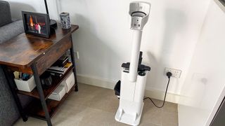 Shark Cordless Detect Pro's auto-empty charging station without the vacuum