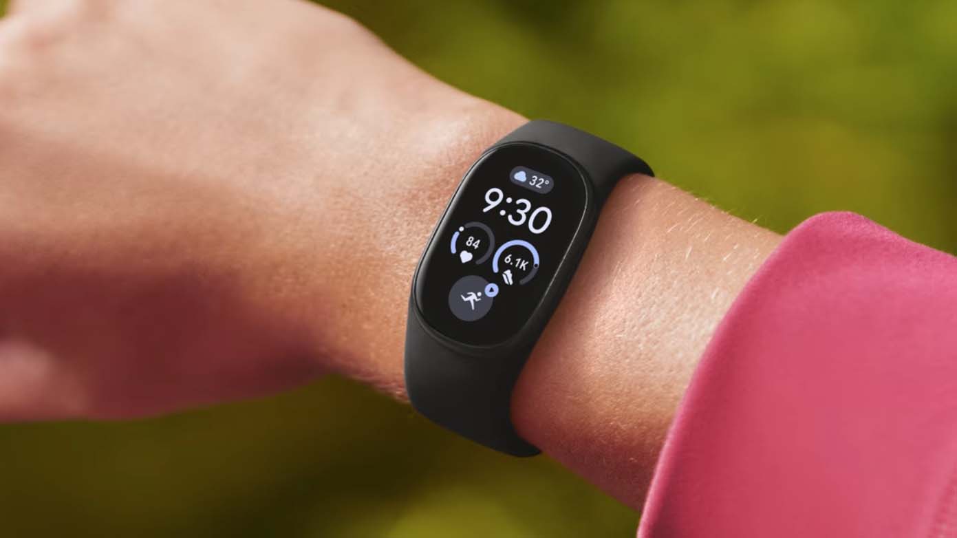a photo of the Fitbit Edge on wrist