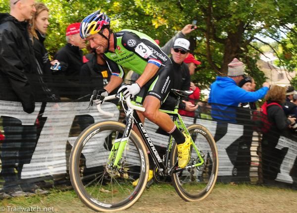 Tim Johnson (Cannondale p/b Cyclocrossworld) chasing his teammate Ryan Trebon