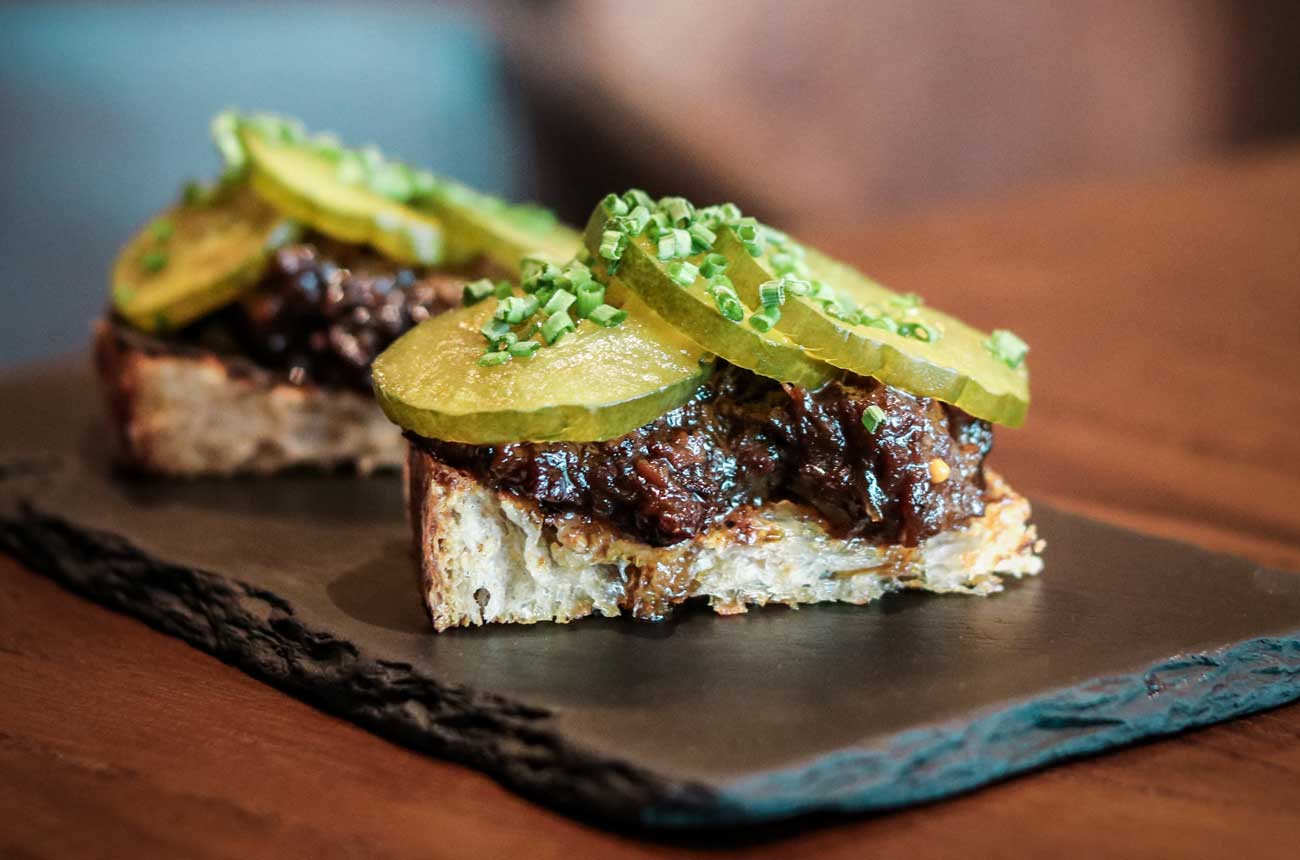 Beef marmalade and pickles