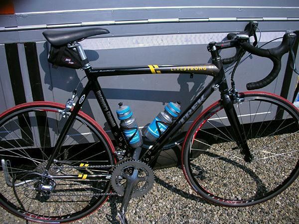 Retirement rig: Lance Armstrong's Trek Madone SL in special one-off Livestrong livery