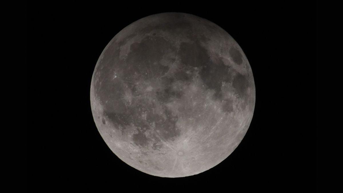 See 1st lunar eclipse of 2023 darken the full Flower Moon in eerie